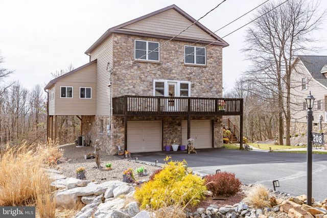 208 PINE VALLEY LN, Hazle Township, PA 18202