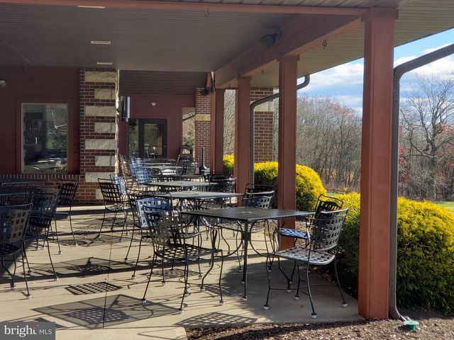 208 PINE VALLEY LN, Hazle Township, PA 18202