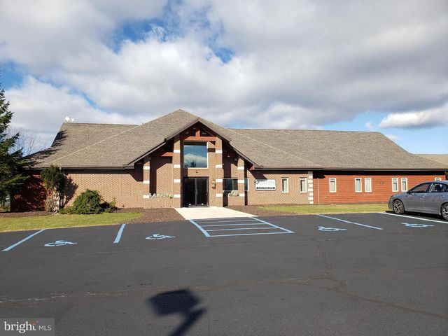 208 PINE VALLEY LN, Hazle Township, PA 18202