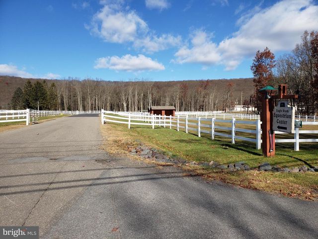 208 PINE VALLEY LN, Hazle Township, PA 18202
