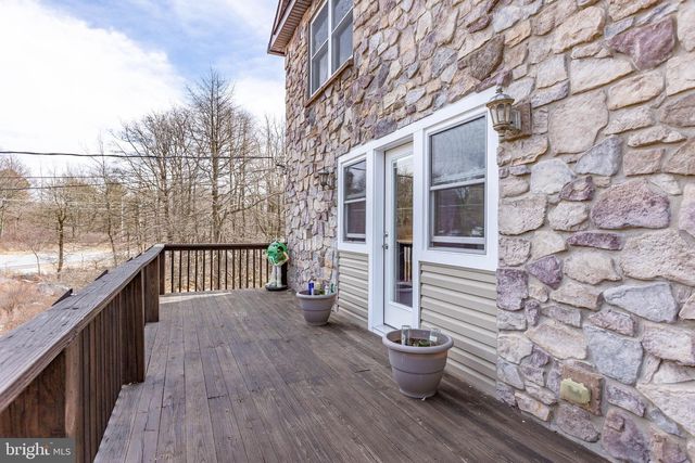 208 PINE VALLEY LN, Hazle Township, PA 18202
