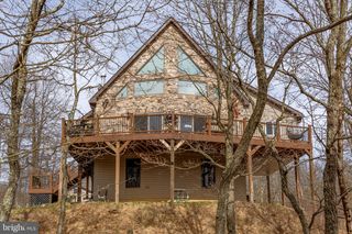 208 PINE VALLEY LN, Hazle Township, PA 18202