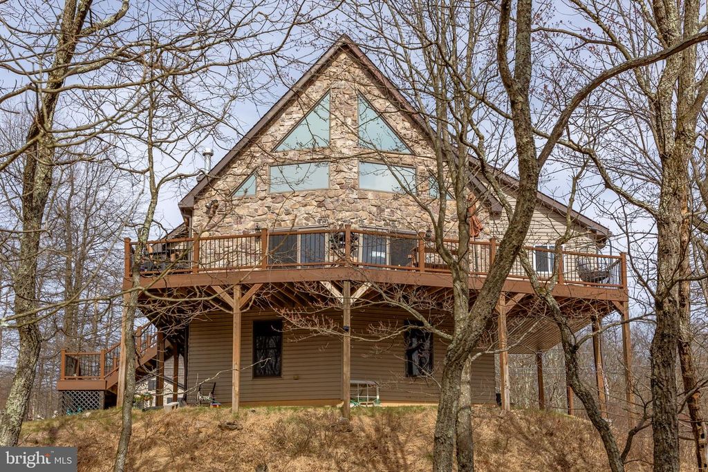 208 PINE VALLEY LN, Hazle Township, PA 18202