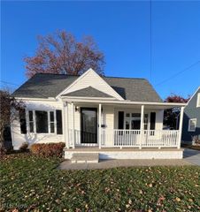 571 E Lake Avenue, Barberton, OH 44203