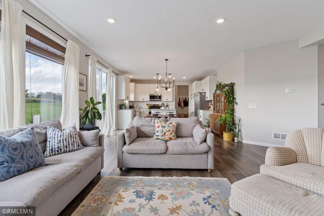 6388 Jeffery Avenue S, Cottage Grove, MN 55016