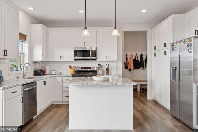 6388 Jeffery Avenue S, Cottage Grove, MN 55016