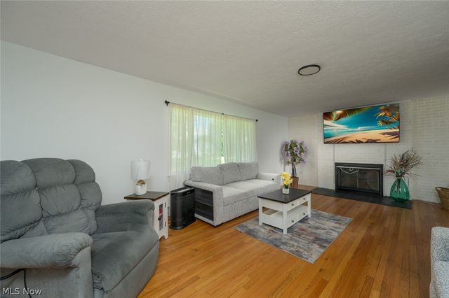3072 Tallmadge Road, Kent, OH 44240