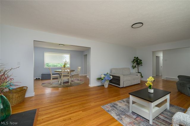 3072 Tallmadge Road, Kent, OH 44240