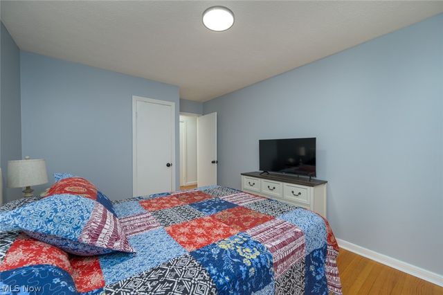 3072 Tallmadge Road, Kent, OH 44240