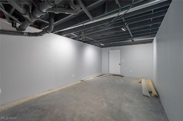 3072 Tallmadge Road, Kent, OH 44240