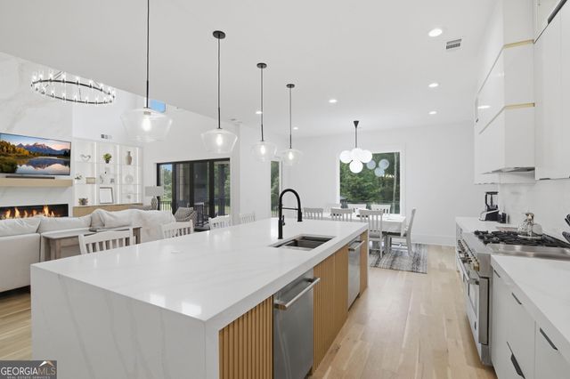 1255 Em Croy Road, Buford, GA 30518