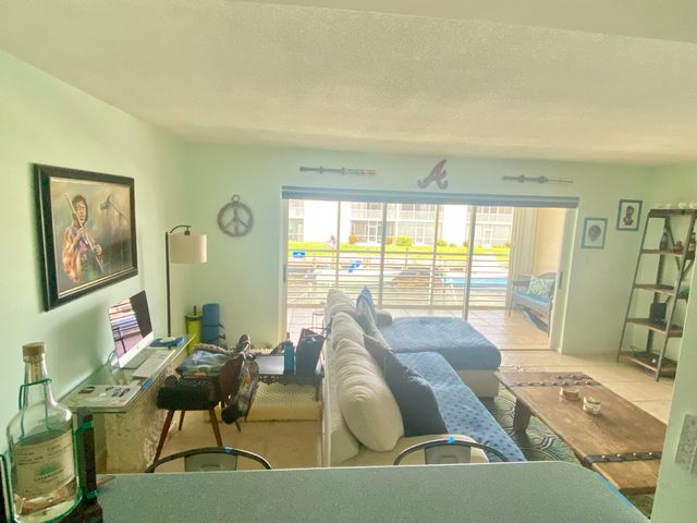 117 LEHANE Terrace 206, North Palm Beach, FL 33408