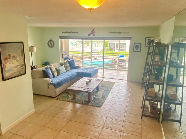 117 LEHANE Terrace 206, North Palm Beach, FL 33408