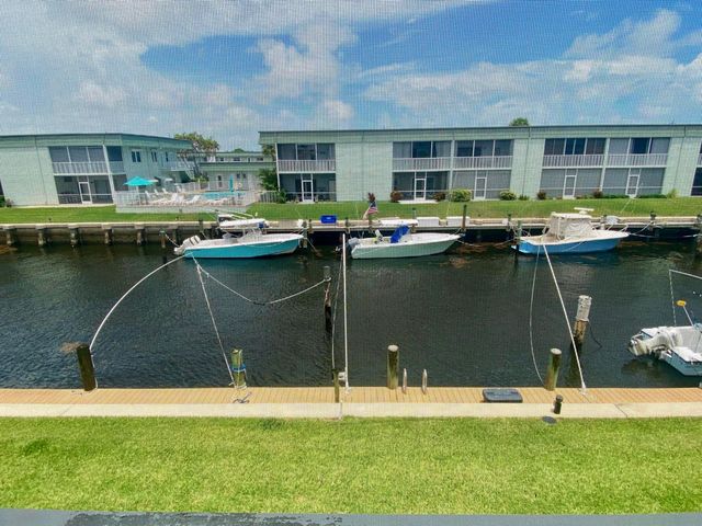 117 LEHANE Terrace 206, North Palm Beach, FL 33408