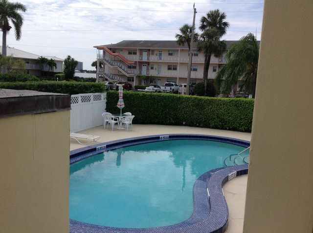 117 LEHANE Terrace 206, North Palm Beach, FL 33408