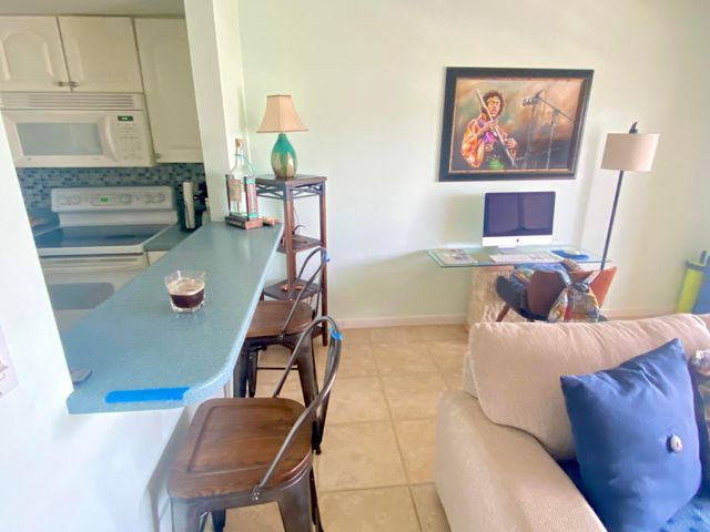 117 LEHANE Terrace 206, North Palm Beach, FL 33408