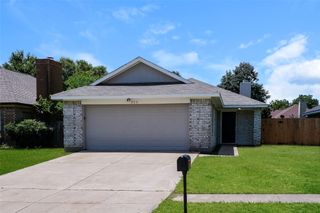 804 Melville Drive, Arlington, TX 76015