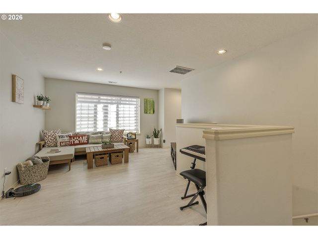 4839 Nw BLANDY Ter, Portland, OR 97229
