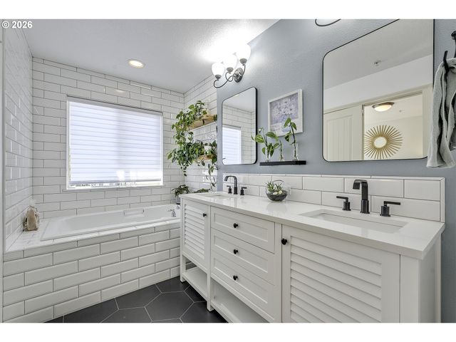 4839 Nw BLANDY Ter, Portland, OR 97229