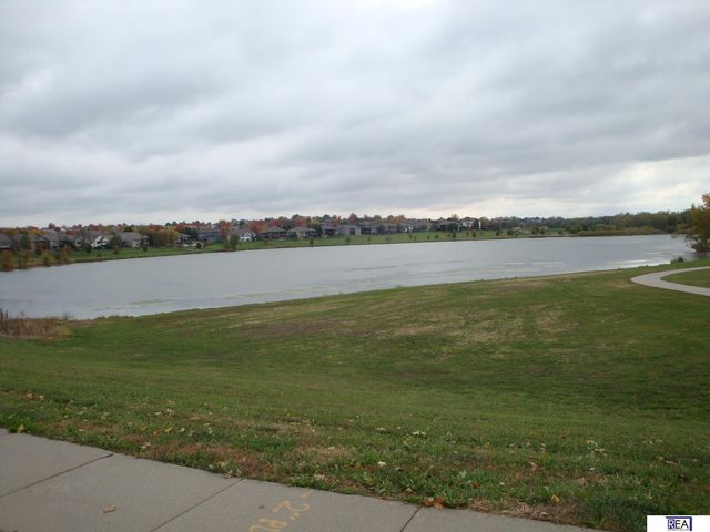 19220 Ontario Circle, Omaha, NE 68130