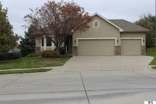 19220 Ontario Circle, Omaha, NE 68130