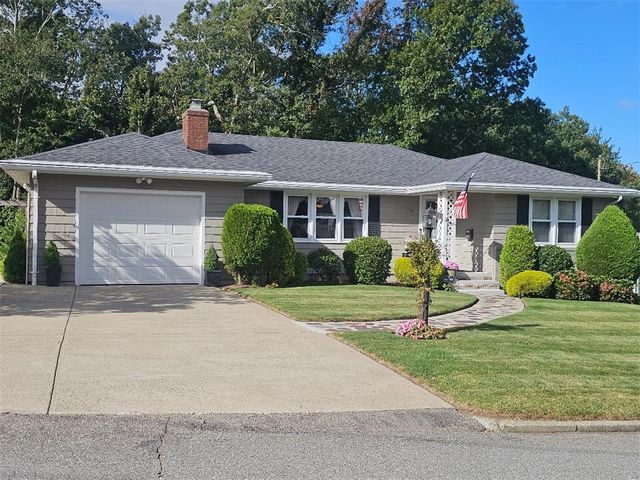 94 Coolspring Drive, Cranston, RI 02920