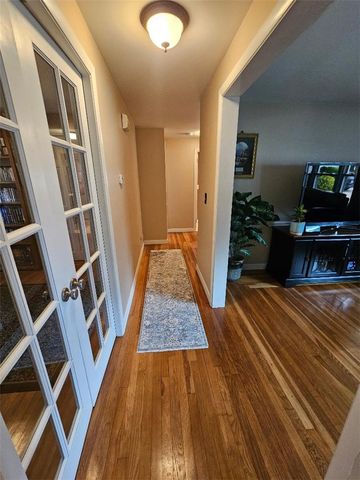 94 Coolspring Drive, Cranston, RI 02920