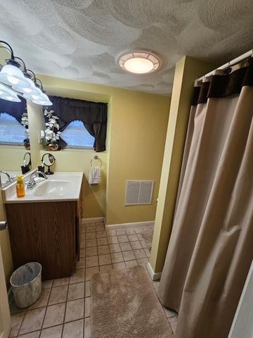 94 Coolspring Drive, Cranston, RI 02920