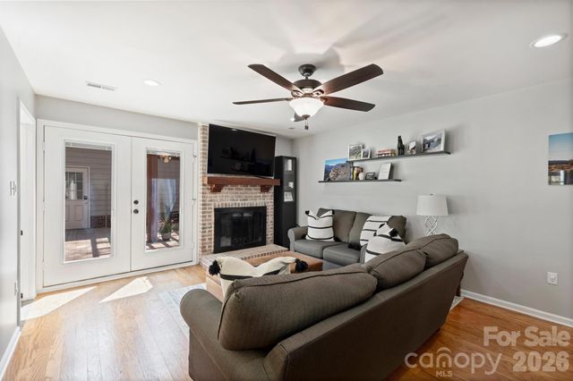 2310 Oldenburg Drive, Charlotte, NC 28210