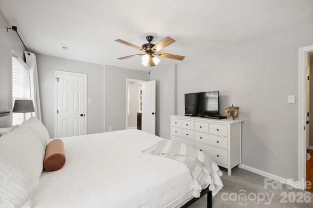 2310 Oldenburg Drive, Charlotte, NC 28210