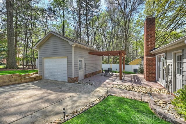 2310 Oldenburg Drive, Charlotte, NC 28210