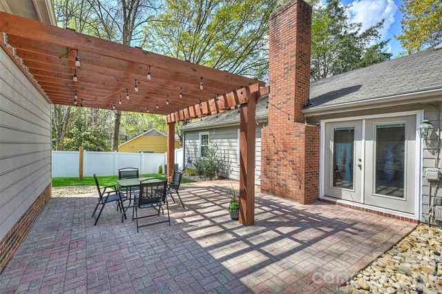 2310 Oldenburg Drive, Charlotte, NC 28210