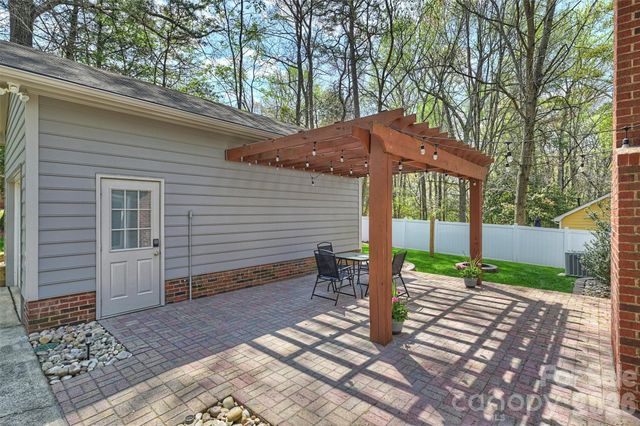 2310 Oldenburg Drive, Charlotte, NC 28210