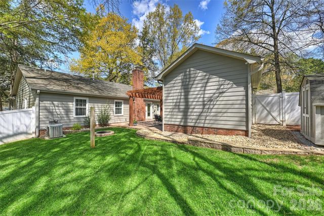 2310 Oldenburg Drive, Charlotte, NC 28210