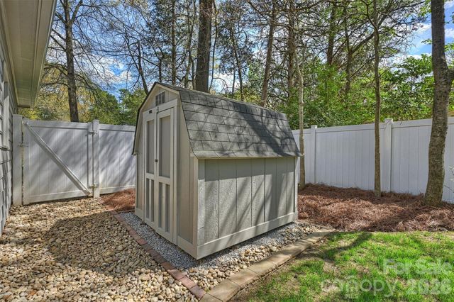 2310 Oldenburg Drive, Charlotte, NC 28210