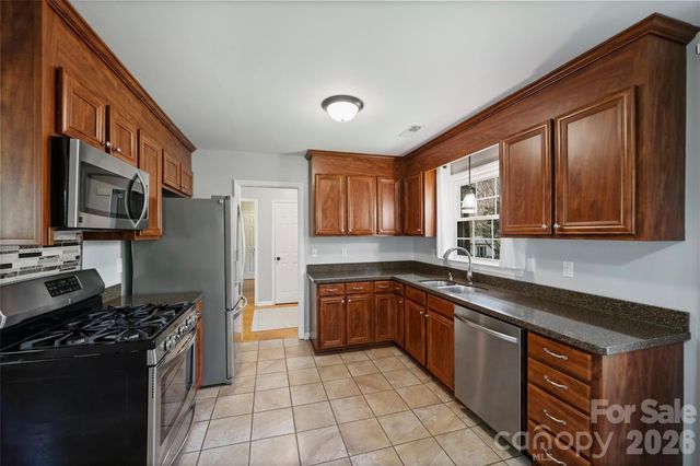 2310 Oldenburg Drive, Charlotte, NC 28210