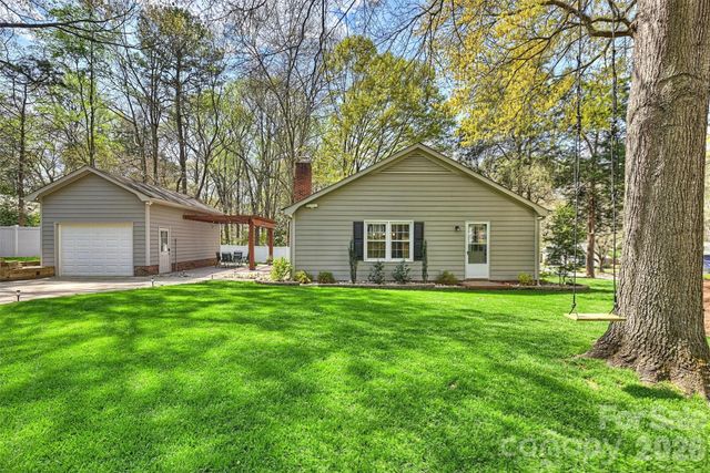 2310 Oldenburg Drive, Charlotte, NC 28210