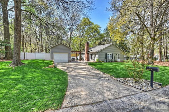 2310 Oldenburg Drive, Charlotte, NC 28210