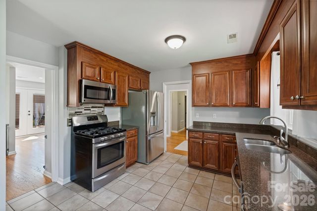 2310 Oldenburg Drive, Charlotte, NC 28210