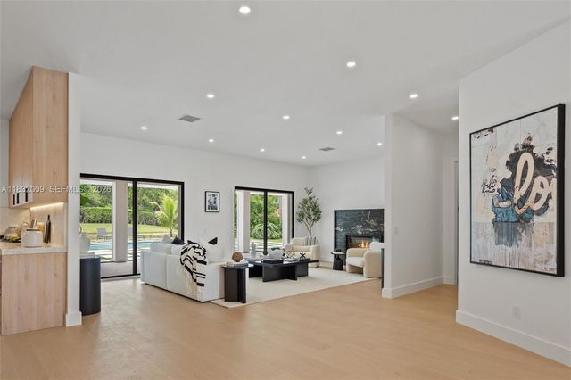 1761 Breakers West Blvd, West Palm Beach, FL 33411