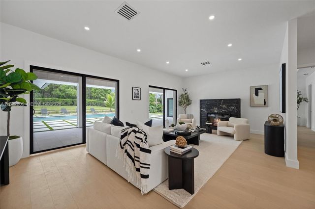 1761 Breakers West Blvd, West Palm Beach, FL 33411