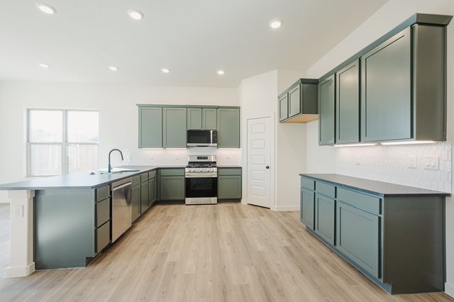 7102 County Rd 99, Midland, TX 79706