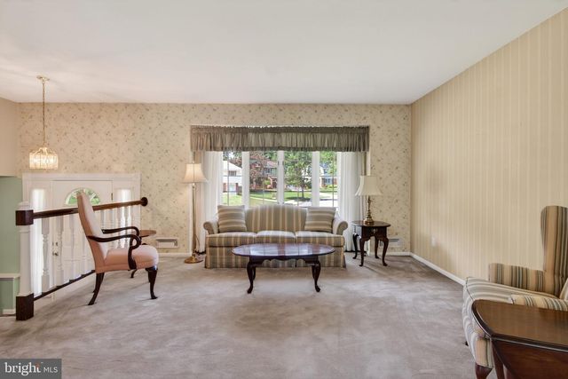 43 CHARTER OAK LN, Marlton, NJ 08053