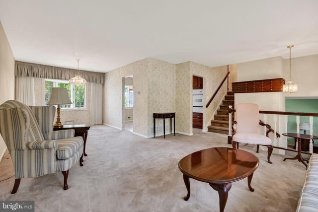43 CHARTER OAK LN, Marlton, NJ 08053