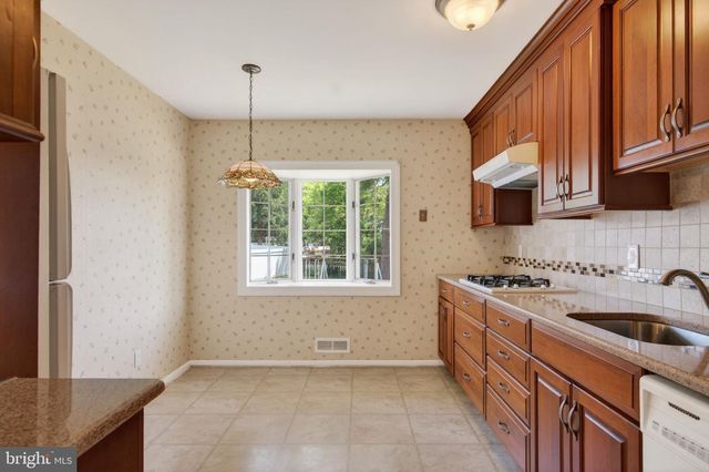 43 CHARTER OAK LN, Marlton, NJ 08053