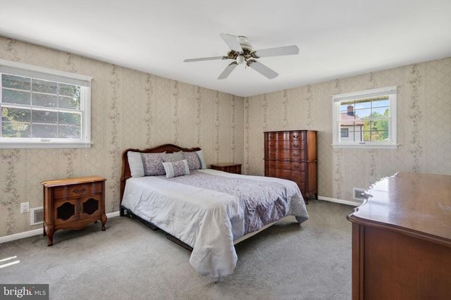 43 CHARTER OAK LN, Marlton, NJ 08053