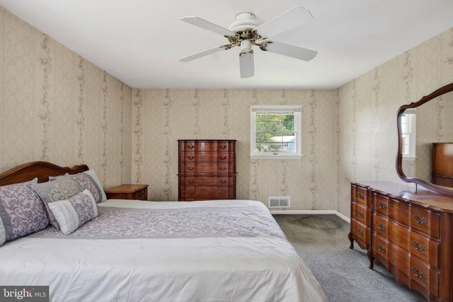 43 CHARTER OAK LN, Marlton, NJ 08053