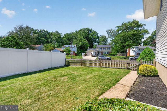 43 CHARTER OAK LN, Marlton, NJ 08053