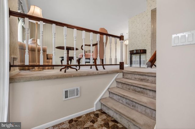 43 CHARTER OAK LN, Marlton, NJ 08053