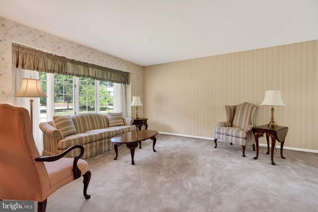 43 CHARTER OAK LN, Marlton, NJ 08053
